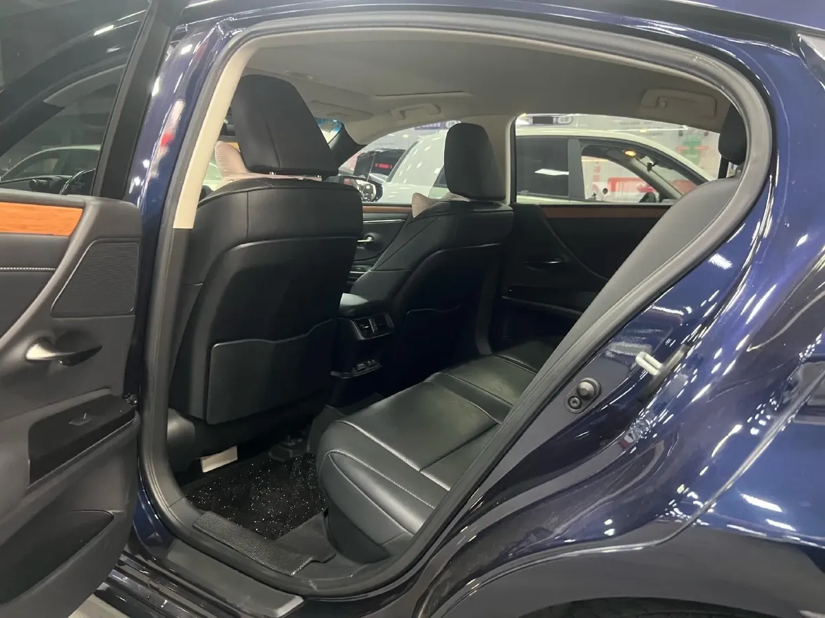 2020 Lexus ES 2.5L 178HP L4 E-CVT Hybrid,autocango,china used car exporter,china ev exporter,chinese used car exporter,chinese used ev exporter