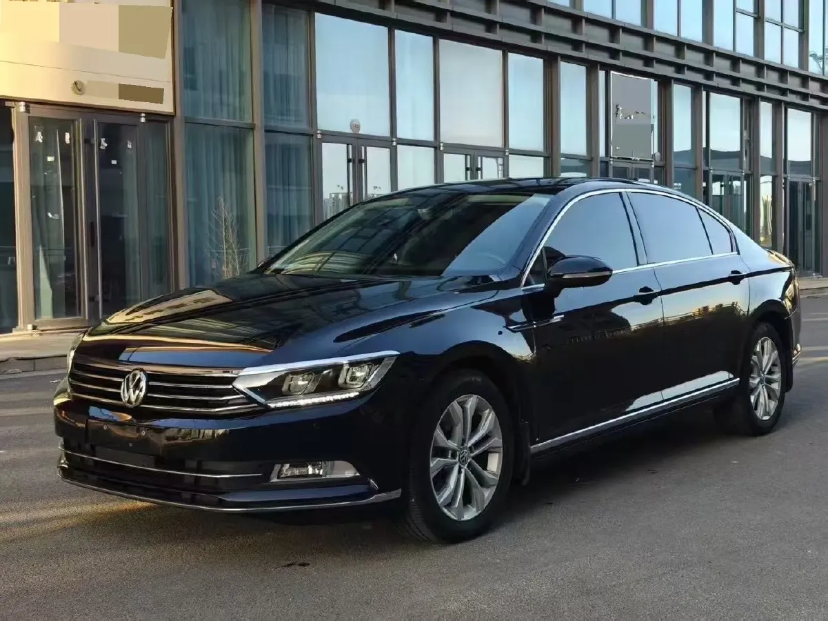 2018 Volkswagen Magotan 1.8T 180HP L4 7DCT,autocango,china used car exporter,china ev exporter,chinese used car exporter,chinese used ev exporter