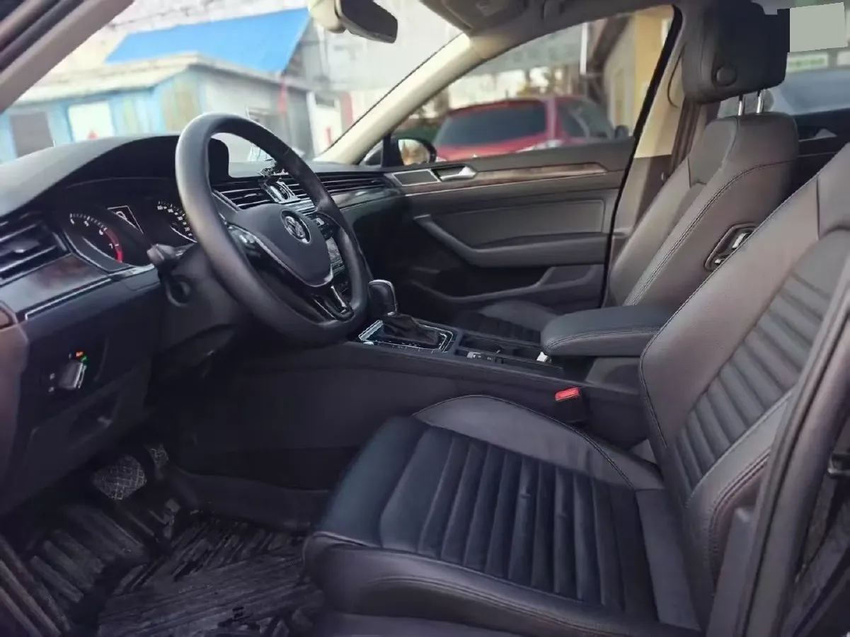 2018 Volkswagen Magotan 1.8T 180HP L4 7DCT,autocango,china used car exporter,china ev exporter,chinese used car exporter,chinese used ev exporter