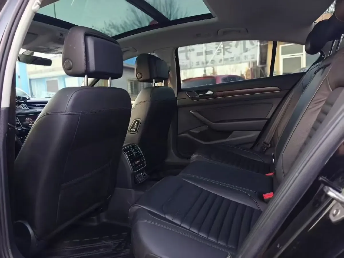 2018 Volkswagen Magotan 1.8T 180HP L4 7DCT,autocango,china used car exporter,china ev exporter,chinese used car exporter,chinese used ev exporter