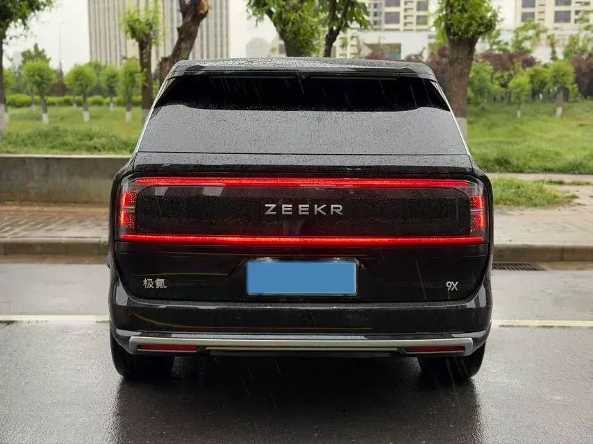 2025 Zeekr 9X 2.0T 279HP L4 1DHT PHEV,autocango,china used car exporter,china ev exporter,chinese used car exporter,chinese used ev exporter
