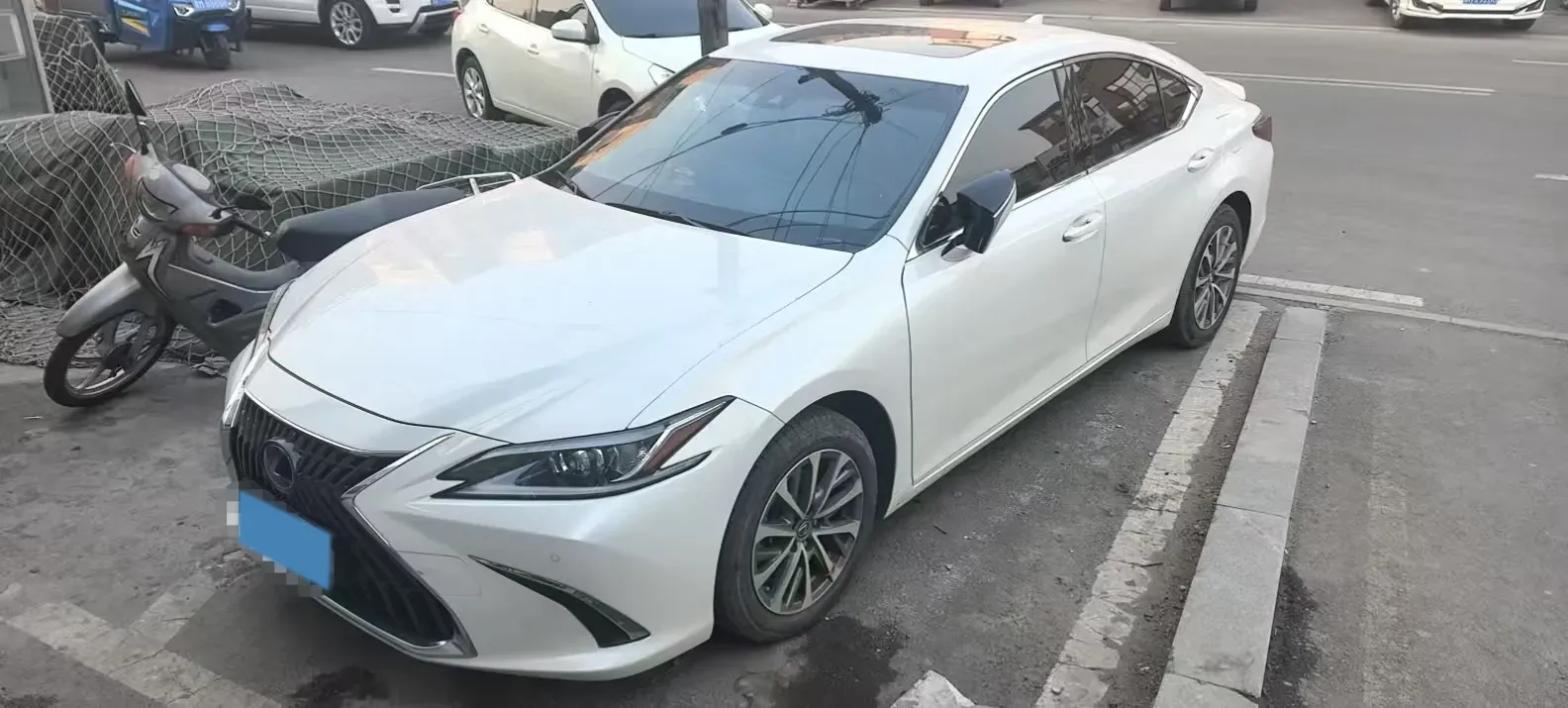 2024 Lexus ES 2.0L 173HP L4 CVT,autocango,china used car exporter,china ev exporter,chinese used car exporter,chinese used ev exporter