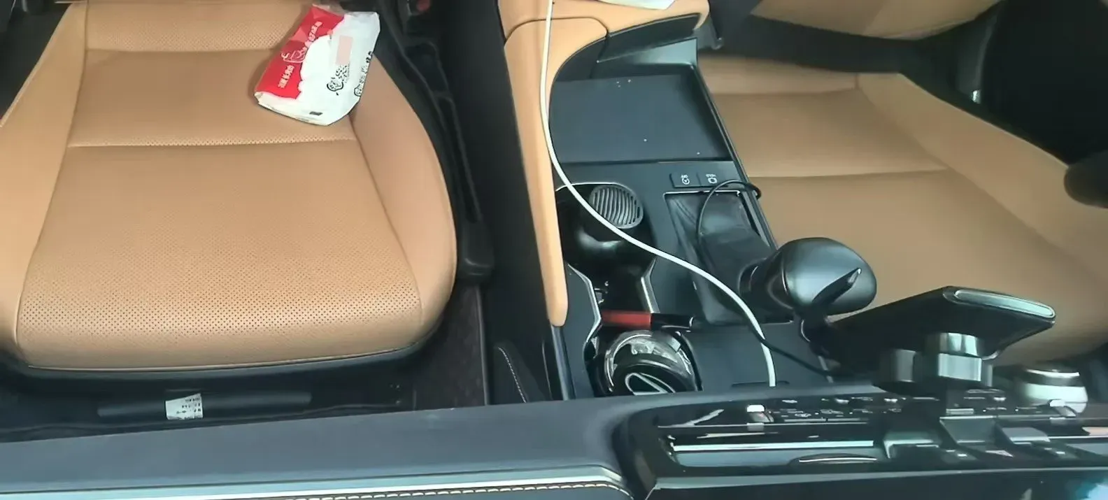 2024 Lexus ES 2.0L 173HP L4 CVT,autocango,china used car exporter,china ev exporter,chinese used car exporter,chinese used ev exporter