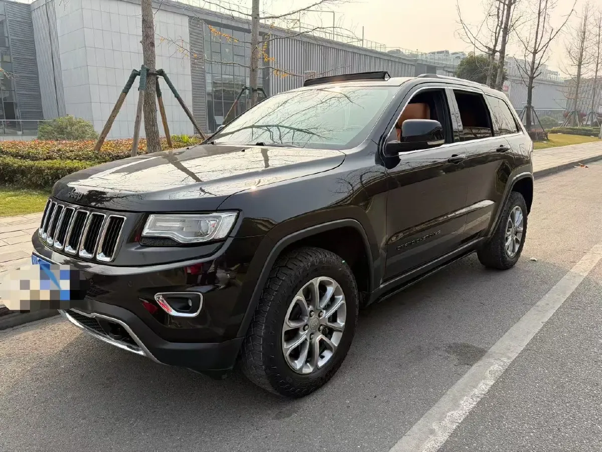2016 Jeep Grand Cherokee 3.6L 286HP V6 8AT,autocango,china used car exporter,china ev exporter,chinese used car exporter,chinese used ev exporter