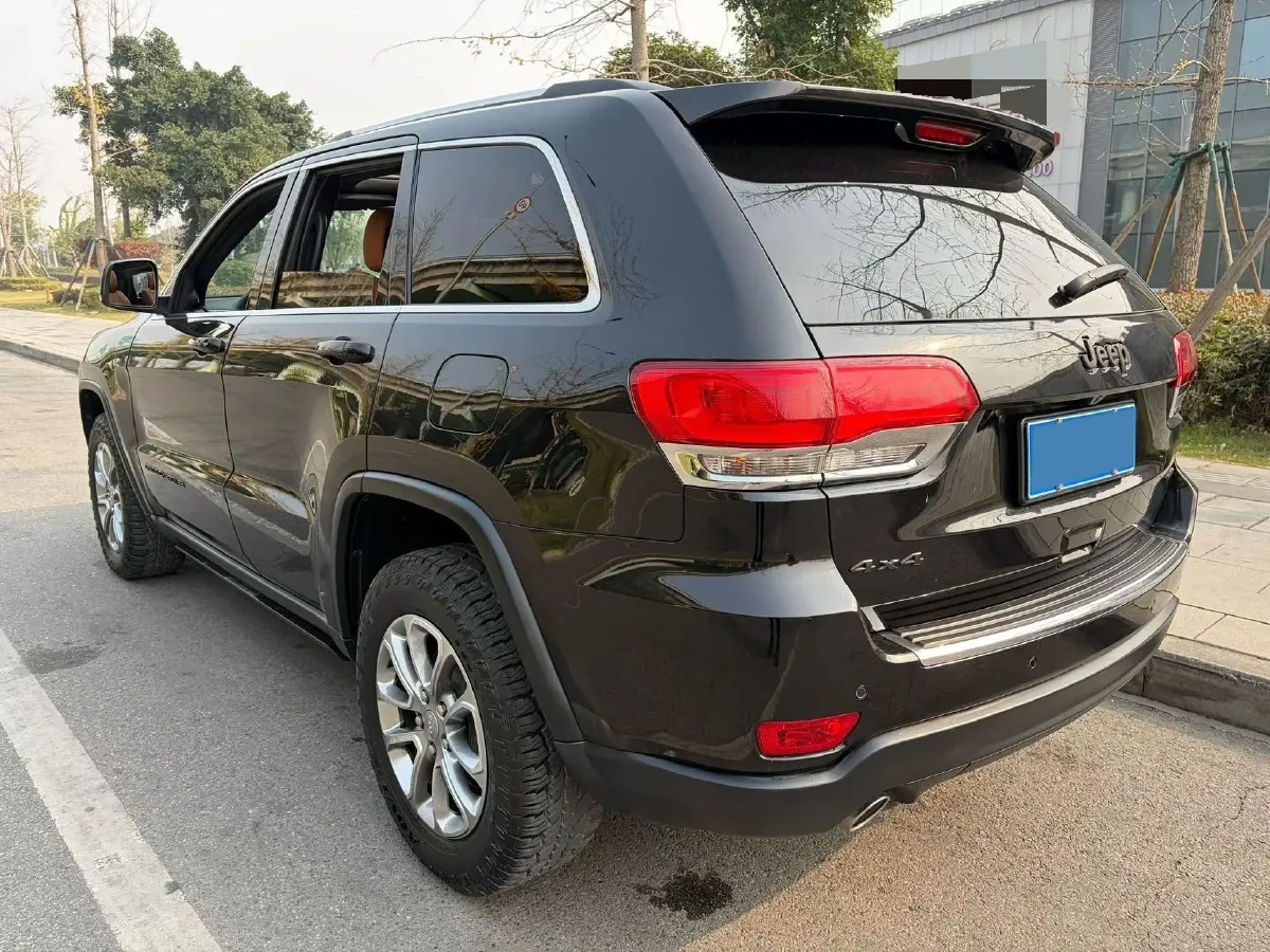 2016 Jeep Grand Cherokee 3.6L 286HP V6 8AT,autocango,china used car exporter,china ev exporter,chinese used car exporter,chinese used ev exporter