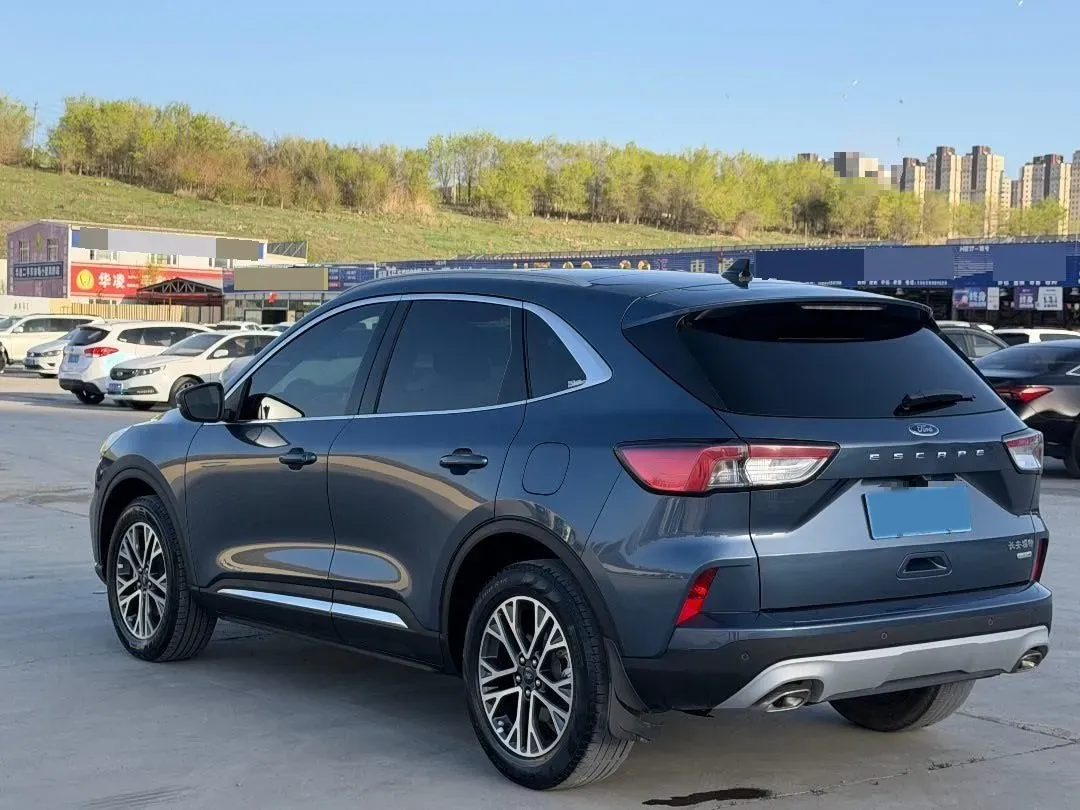 2024 Ford Escape 2.0T 248HP L4 8AT,autocango,china used car exporter,china ev exporter,chinese used car exporter,chinese used ev exporter
