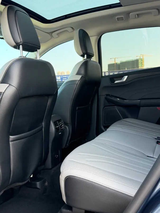 2024 Ford Escape 2.0T 248HP L4 8AT,autocango,china used car exporter,china ev exporter,chinese used car exporter,chinese used ev exporter