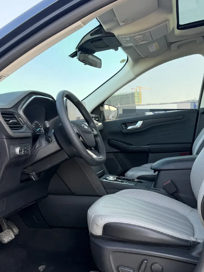2024 Ford Escape 2.0T 248HP L4 8AT,autocango,china used car exporter,china ev exporter,chinese used car exporter,chinese used ev exporter
