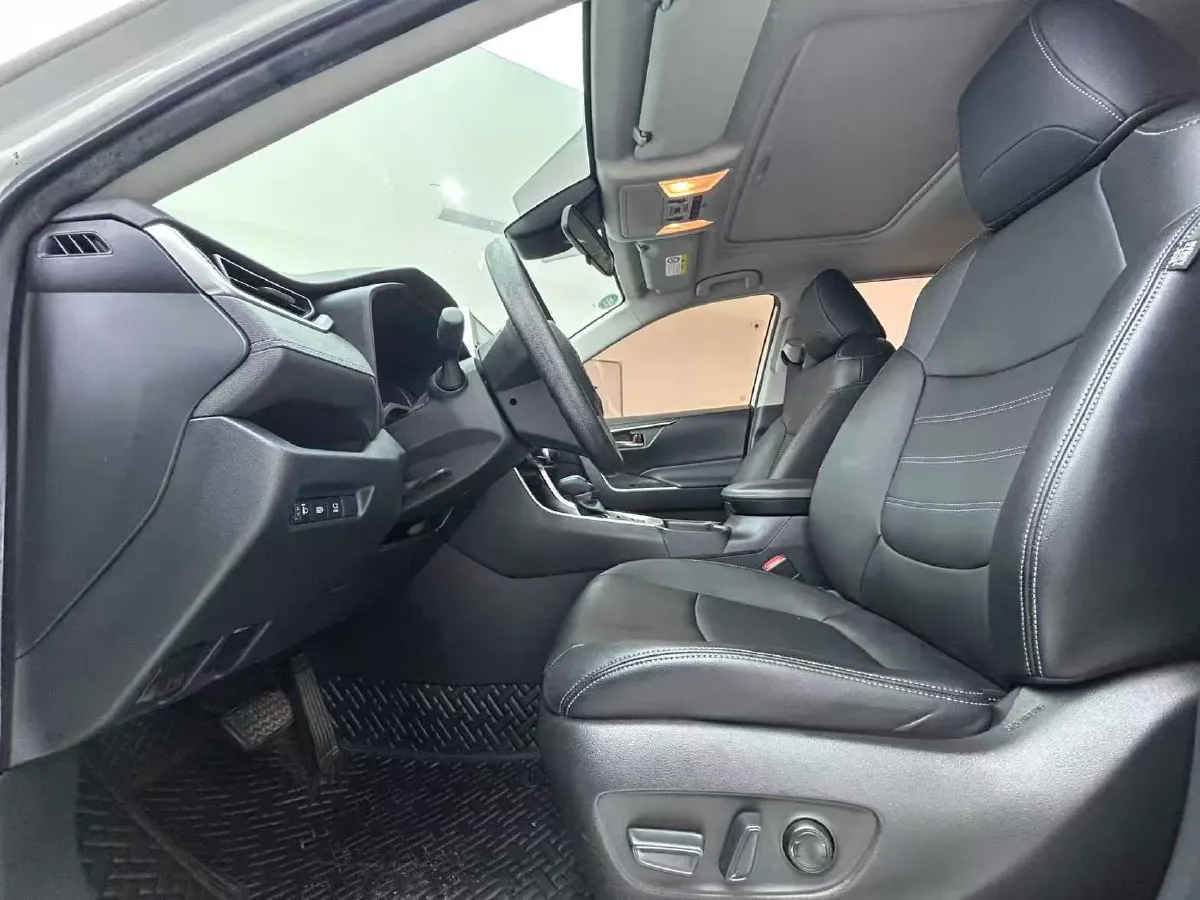 2020 Toyota RAV4 2.0L 171HP L4 CVT,autocango,china used car exporter,china ev exporter,chinese used car exporter,chinese used ev exporter