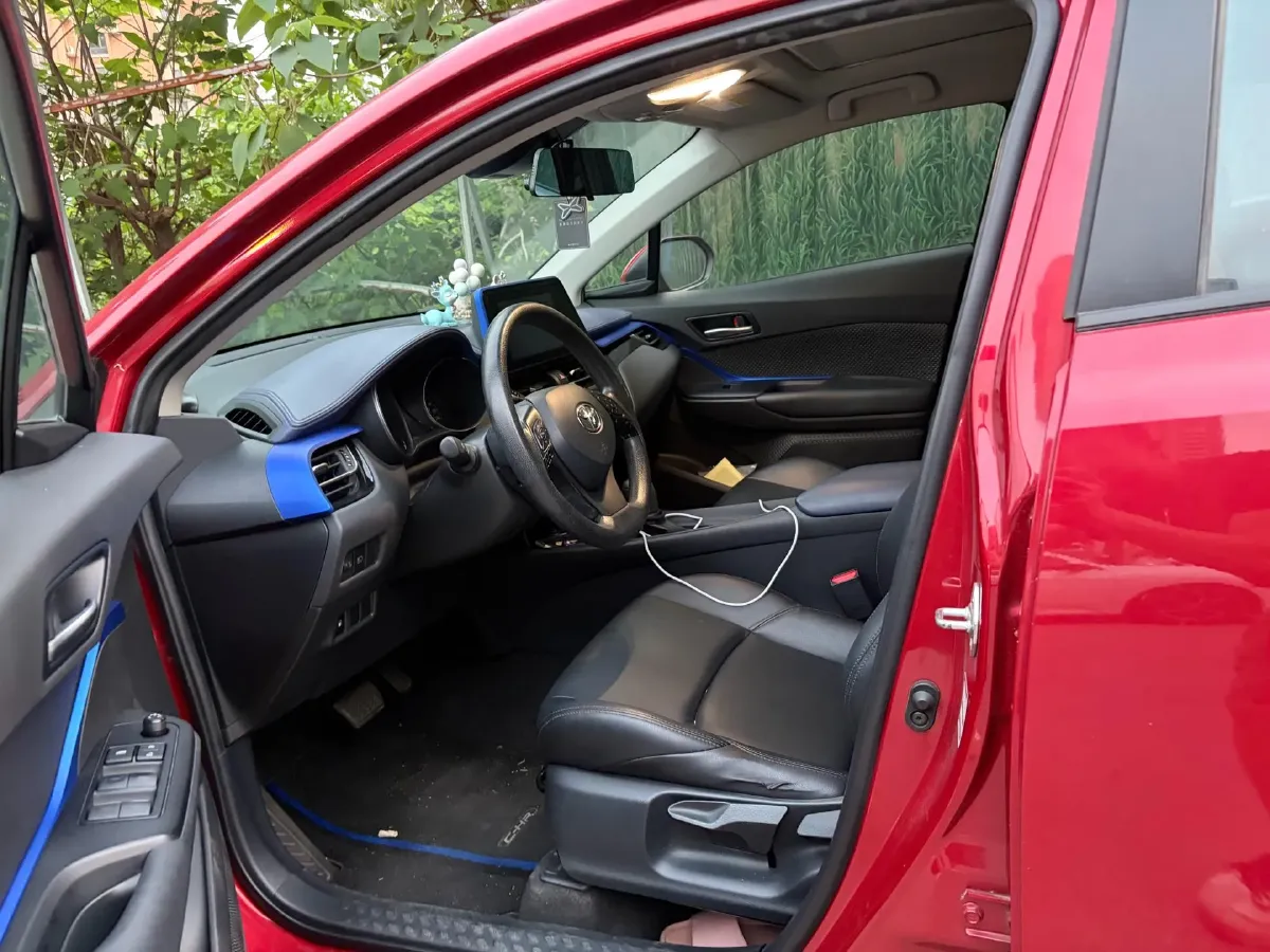 2021 Toyota C-HR 2.0L 171HP L4 CVT,autocango,china used car exporter,china ev exporter,chinese used car exporter,chinese used ev exporter