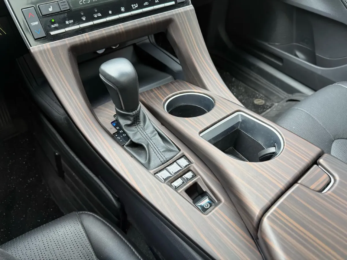 2022 Toyota Avalon 2.5L 209HP L4 8AT,autocango,china used car exporter,china ev exporter,chinese used car exporter,chinese used ev exporter