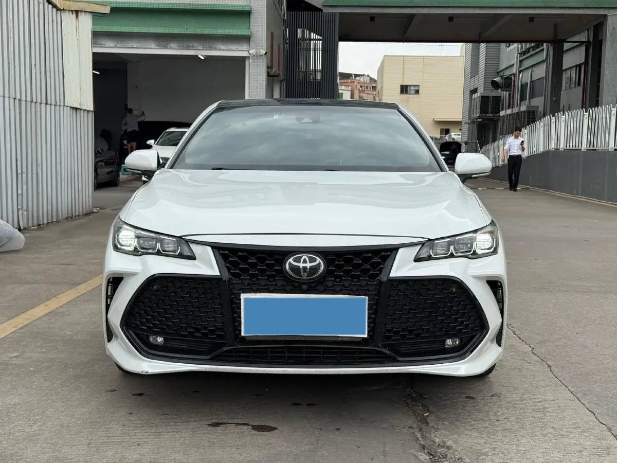 2022 Toyota Avalon 2.5L 209HP L4 8AT,autocango,china used car exporter,china ev exporter,chinese used car exporter,chinese used ev exporter