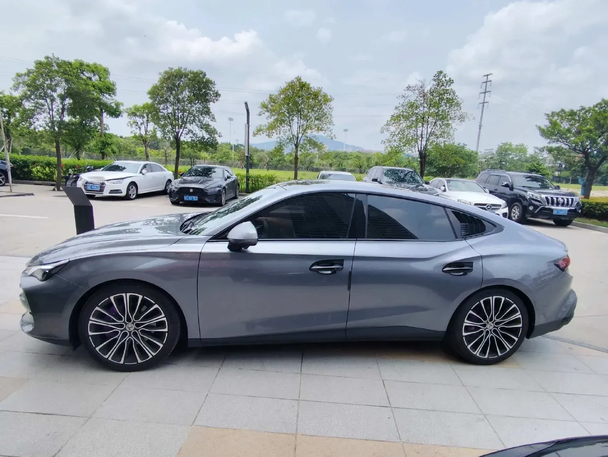 2023 MG 7 1.5T 188HP L4 7DCT,autocango,china used car exporter,china ev exporter,chinese used car exporter,chinese used ev exporter