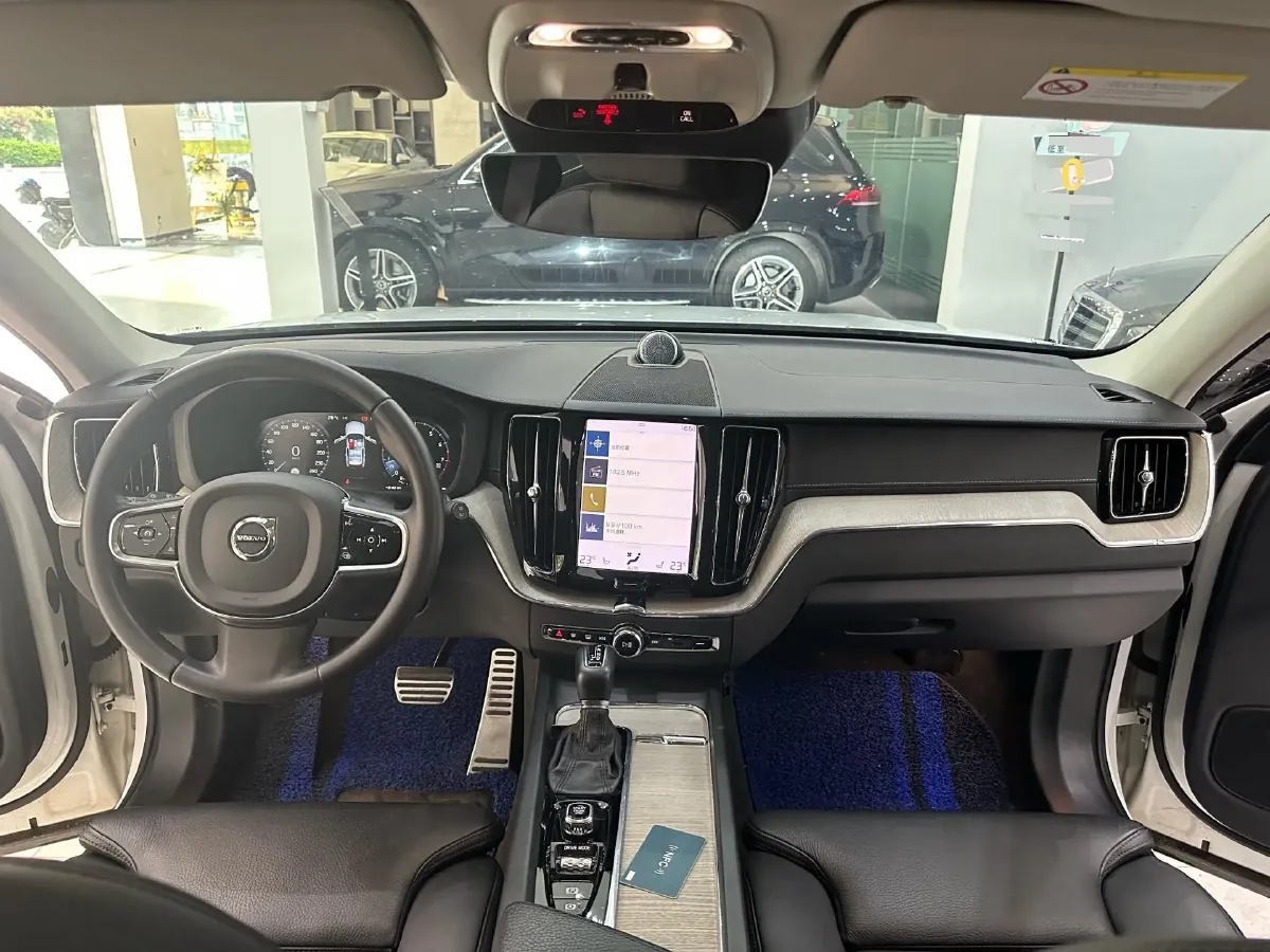 2021 Volvo XC60 2.0T 250HP L4 8AT,autocango,china used car exporter,china ev exporter,chinese used car exporter,chinese used ev exporter