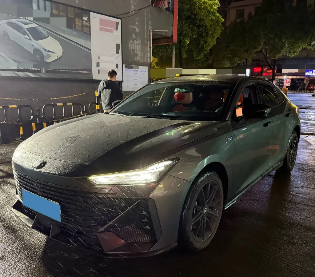 2023 ChangAn UNI-V iDD 1.5T 170HP L4 6TCT PHEV 18.4KWH,autocango,china used car exporter,china ev exporter,chinese used car exporter,chinese used ev exporter