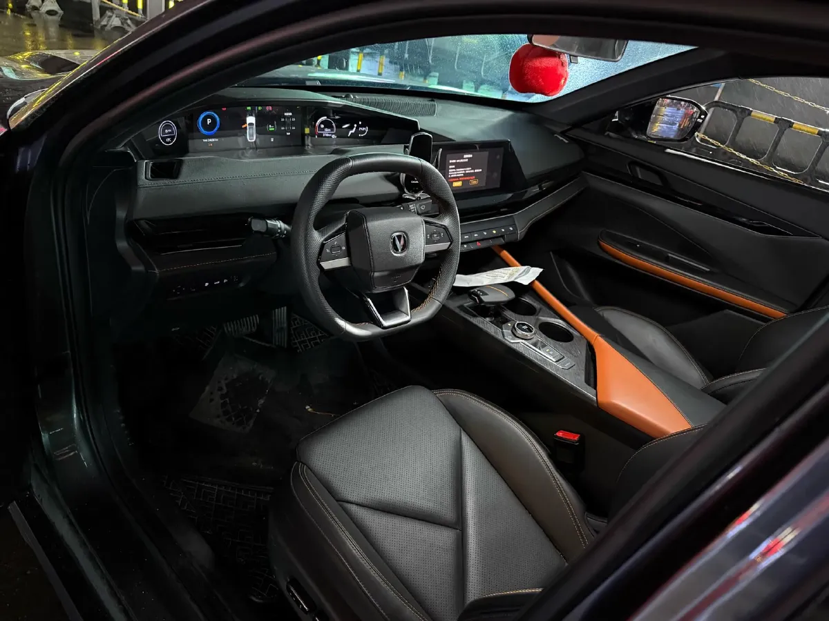 2023 ChangAn UNI-V iDD 1.5T 170HP L4 6TCT PHEV 18.4KWH,autocango,china used car exporter,china ev exporter,chinese used car exporter,chinese used ev exporter