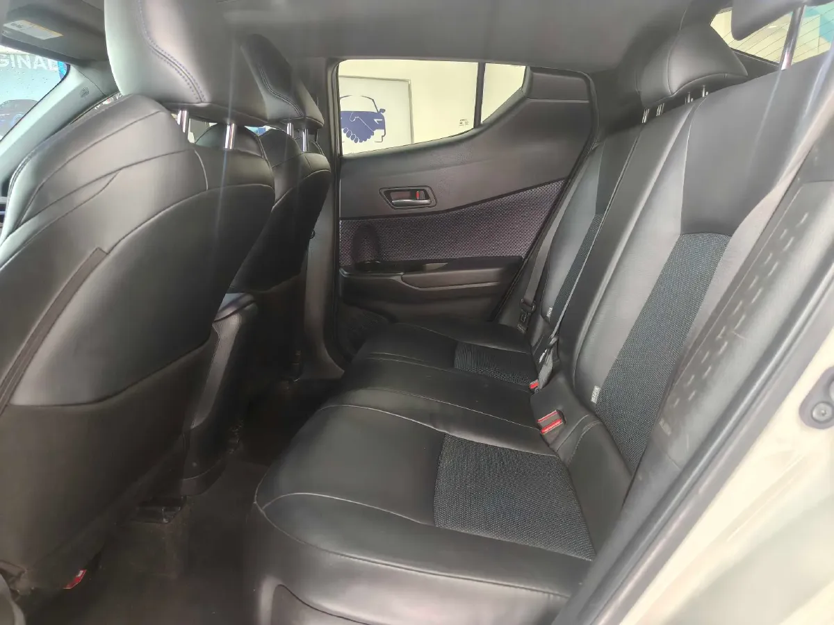 2020 Toyota C-HR 2.0L 171HP L4 CVT,autocango,china used car exporter,china ev exporter,chinese used car exporter,chinese used ev exporter