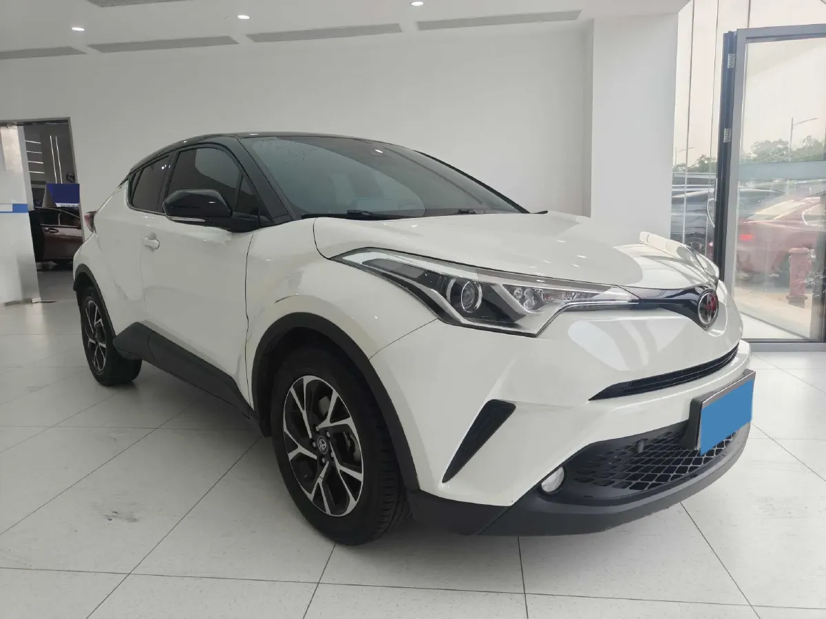 2020 Toyota C-HR 2.0L 171HP L4 CVT,autocango,china used car exporter,china ev exporter,chinese used car exporter,chinese used ev exporter