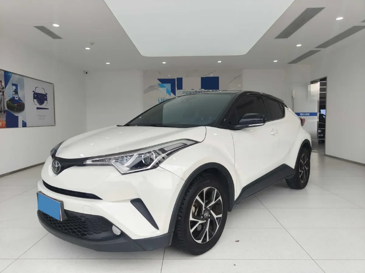 2020 Toyota C-HR 2.0L 171HP L4 CVT,autocango,china used car exporter,china ev exporter,chinese used car exporter,chinese used ev exporter