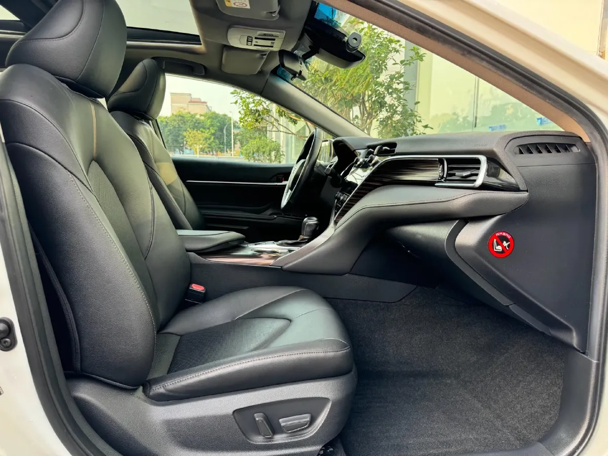 2019 Toyota Camry 2.5L 209HP L4 8AT,autocango,china used car exporter,china ev exporter,chinese used car exporter,chinese used ev exporter