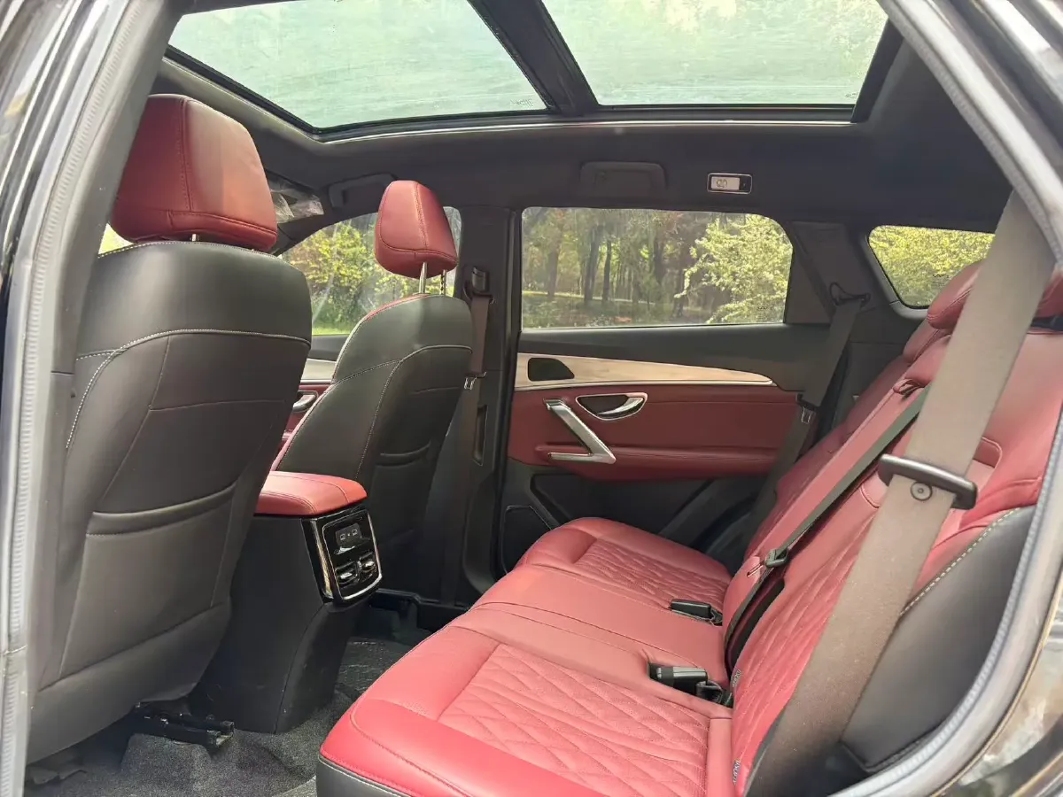 2023 ChangAn Oshan X7 Plus 1.5T 188HP L4 7DCT,autocango,china used car exporter,china ev exporter,chinese used car exporter,chinese used ev exporter