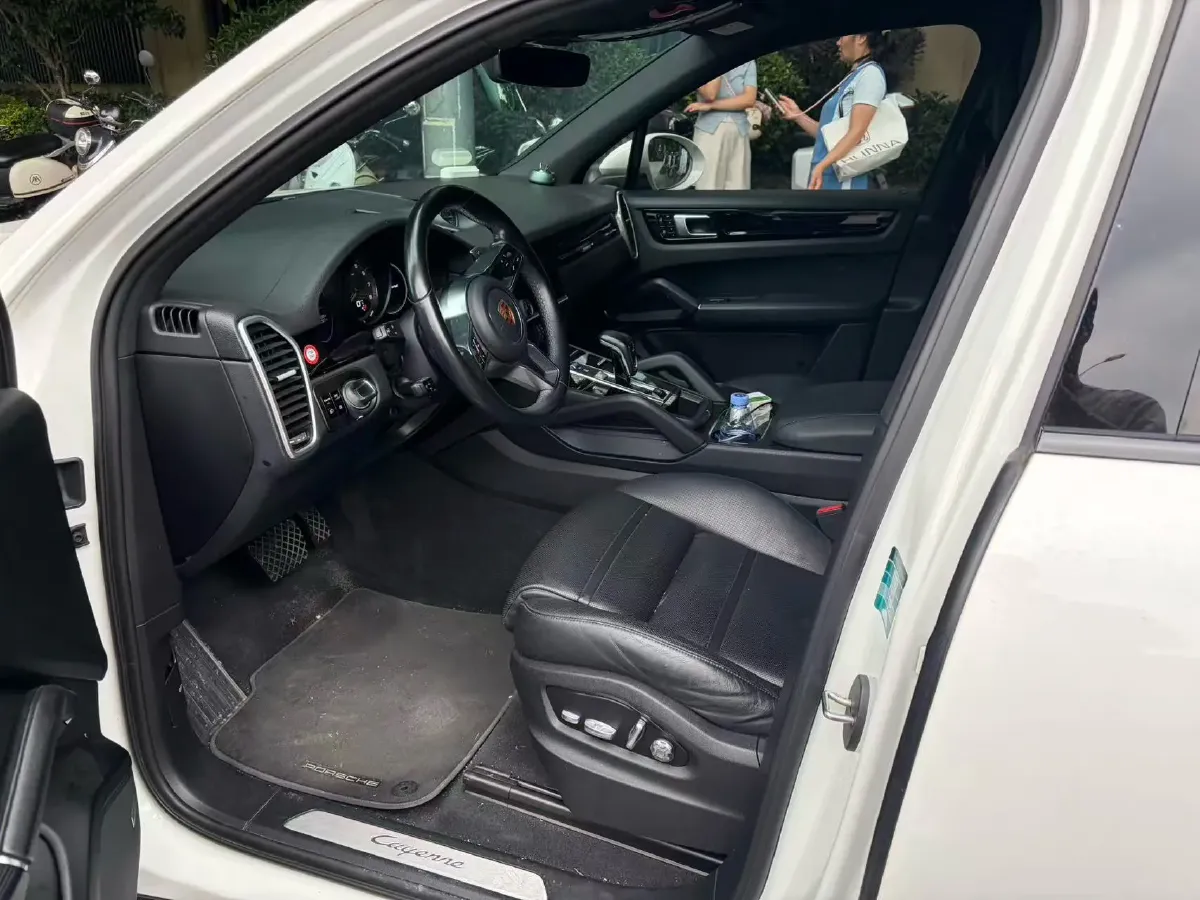 2019 Porsche Cayenne 2.0T 252HP L4 8AT PHEV 14.1KWH,autocango,china used car exporter,china ev exporter,chinese used car exporter,chinese used ev exporter