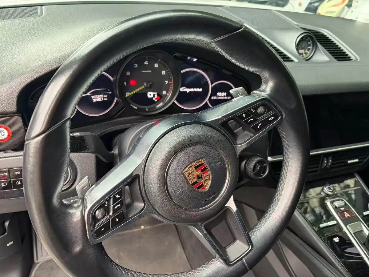 2019 Porsche Cayenne 2.0T 252HP L4 8AT PHEV 14.1KWH,autocango,china used car exporter,china ev exporter,chinese used car exporter,chinese used ev exporter