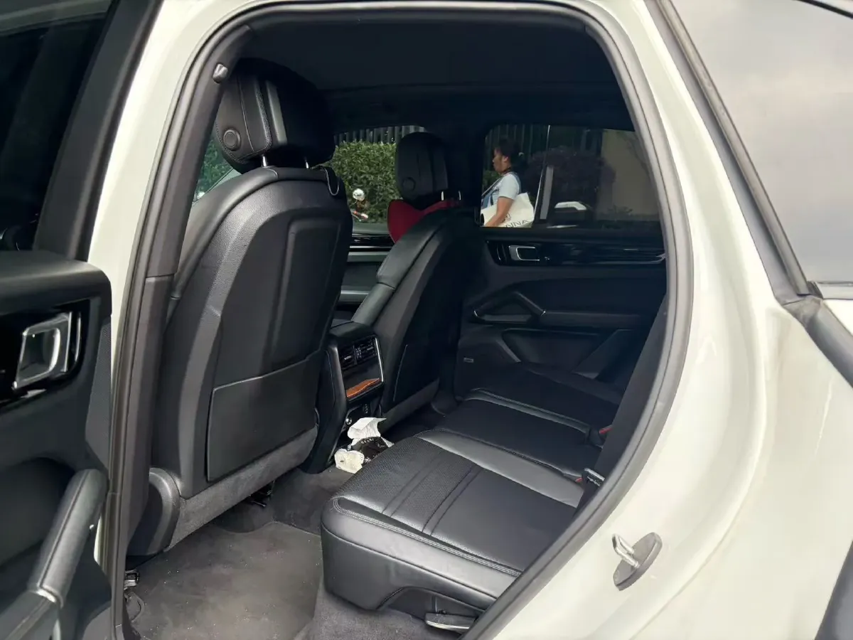 2019 Porsche Cayenne 2.0T 252HP L4 8AT PHEV 14.1KWH,autocango,china used car exporter,china ev exporter,chinese used car exporter,chinese used ev exporter