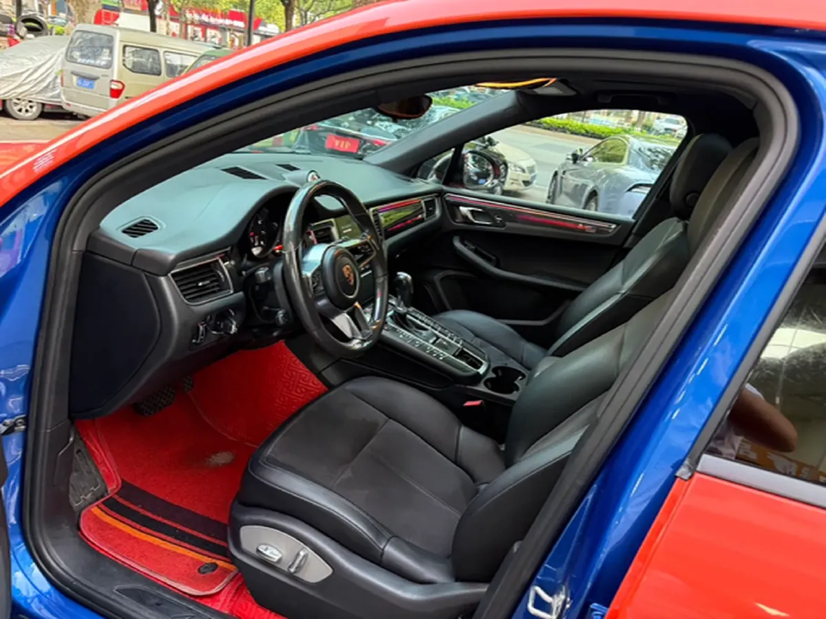 2017 YuTong T7 6.0L 316HP V8 6AT,autocango,china used car exporter,china ev exporter,chinese used car exporter,chinese used ev exporter