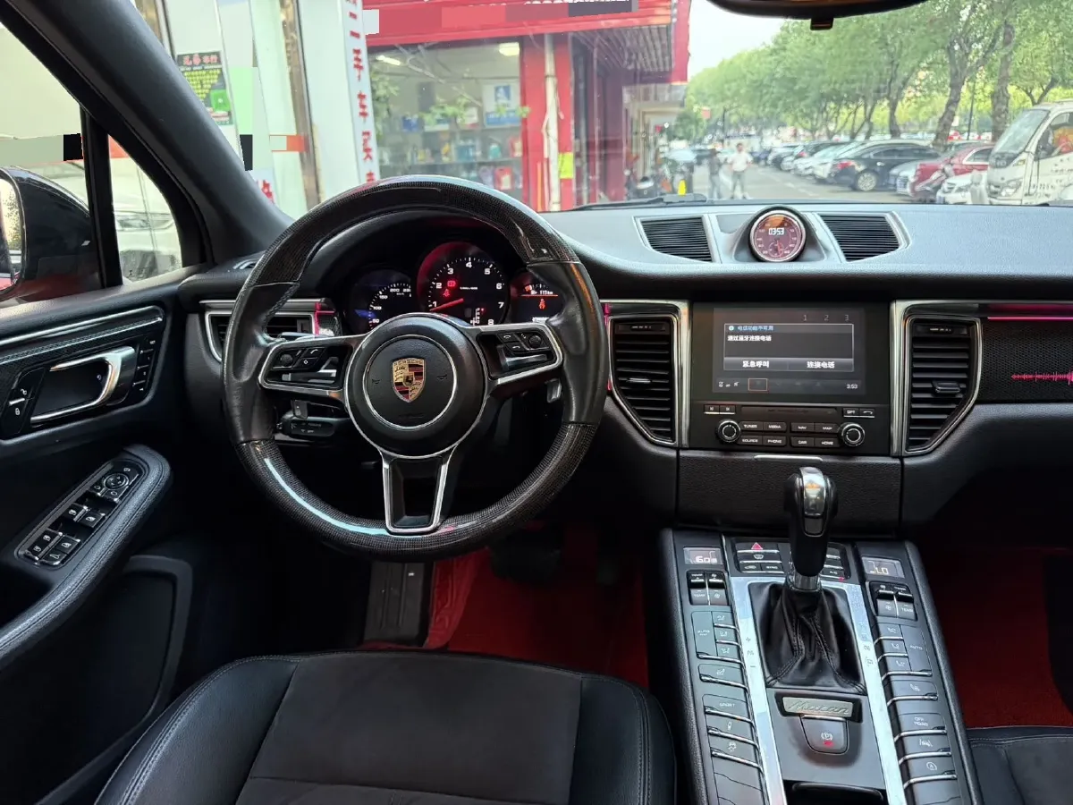 2017 YuTong T7 6.0L 316HP V8 6AT,autocango,china used car exporter,china ev exporter,chinese used car exporter,chinese used ev exporter