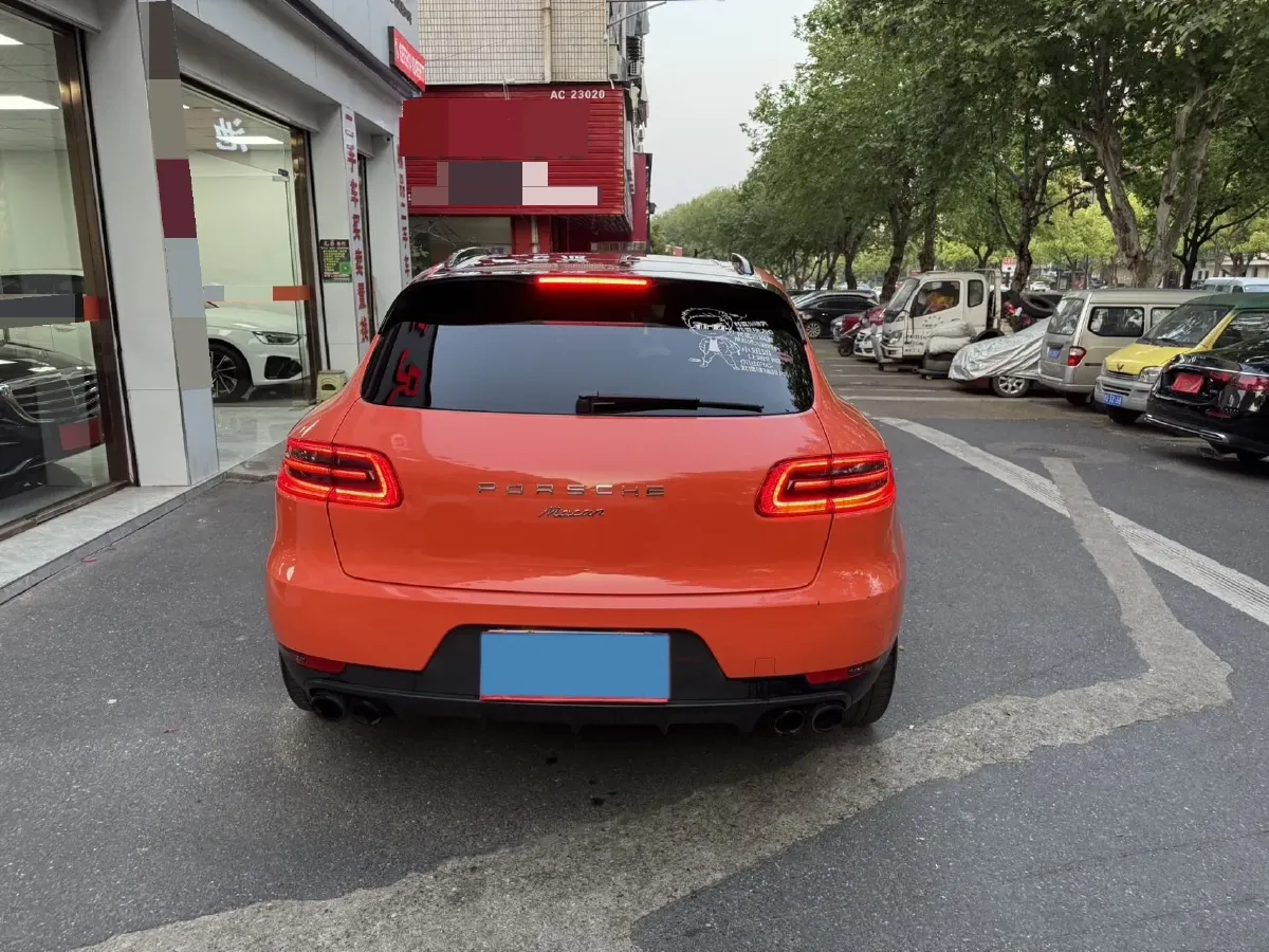 2017 YuTong T7 6.0L 316HP V8 6AT,autocango,china used car exporter,china ev exporter,chinese used car exporter,chinese used ev exporter