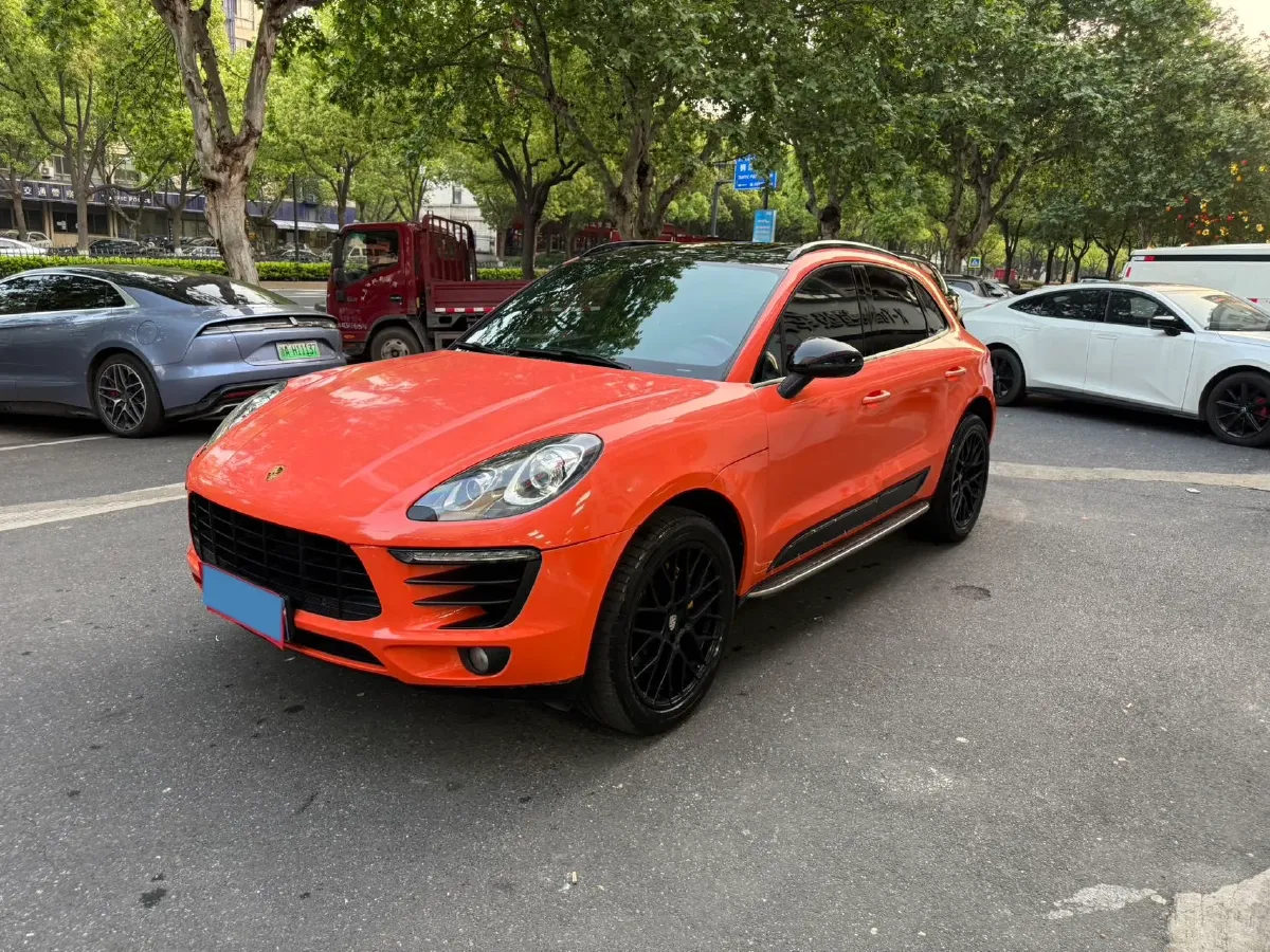 2017 YuTong T7 6.0L 316HP V8 6AT,autocango,china used car exporter,china ev exporter,chinese used car exporter,chinese used ev exporter