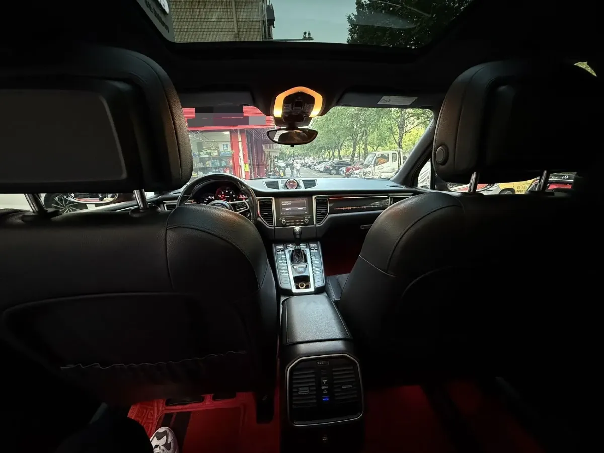 2017 YuTong T7 6.0L 316HP V8 6AT,autocango,china used car exporter,china ev exporter,chinese used car exporter,chinese used ev exporter