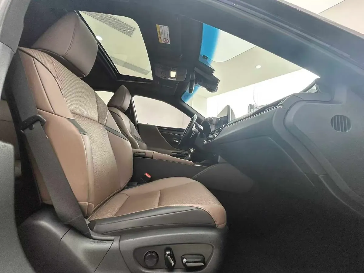 2021 Lexus ES 2.5L 178HP L4 E-CVT Hybrid,autocango,china used car exporter,china ev exporter,chinese used car exporter,chinese used ev exporter