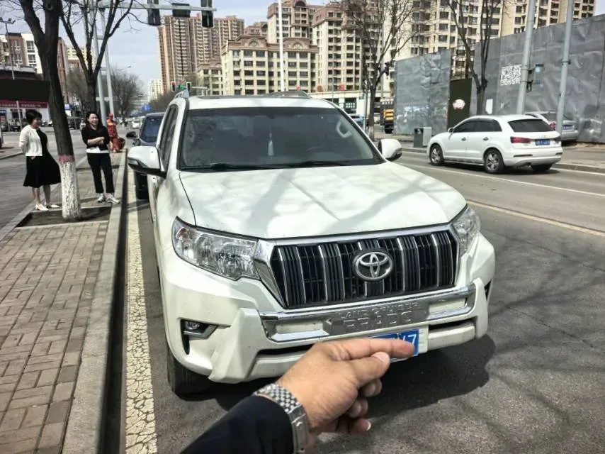 2019 Land Rover Range Rover Velar 2.0T 300HP L4 8AT,autocango,china used car exporter,china ev exporter,chinese used car exporter,chinese used ev exporter