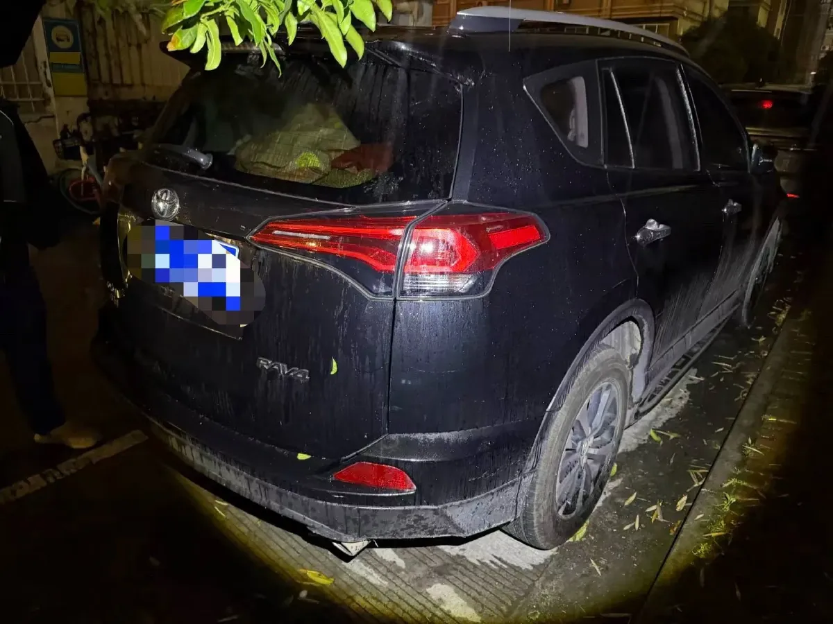 2016 Mitsubishi Outlander 2.0L 150HP L4 CVT,autocango,china used car exporter,china ev exporter,chinese used car exporter,chinese used ev exporter