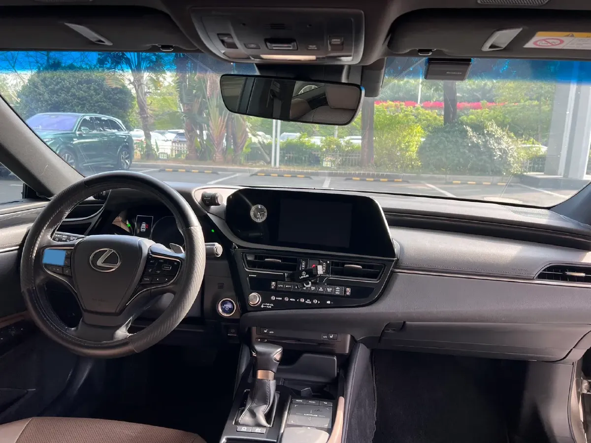 2021 Lexus ES 2.5L 178HP L4 E-CVT Hybrid,autocango,china used car exporter,china ev exporter,chinese used car exporter,chinese used ev exporter