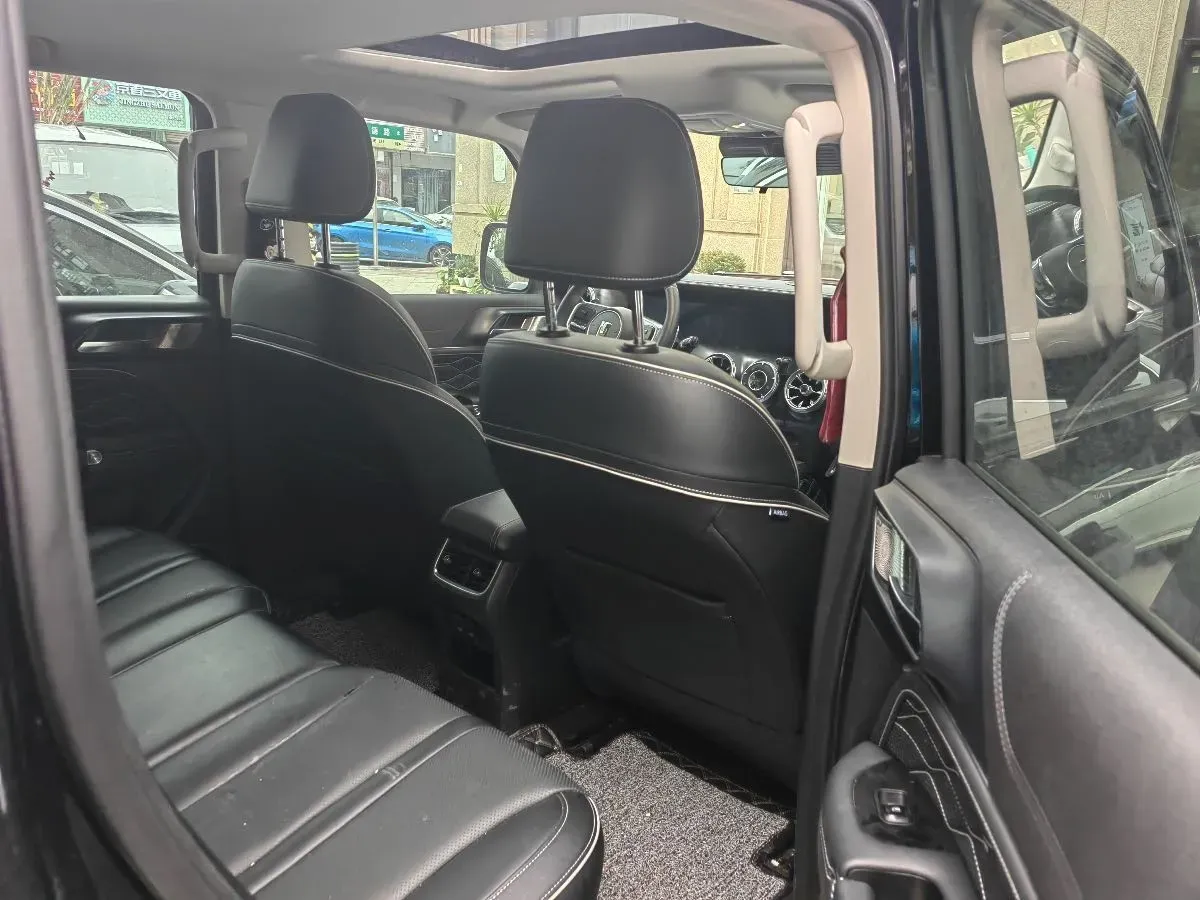 2021 Tank 300 2.0T 227HP L4 8AT,autocango,china used car exporter,china ev exporter,chinese used car exporter,chinese used ev exporter