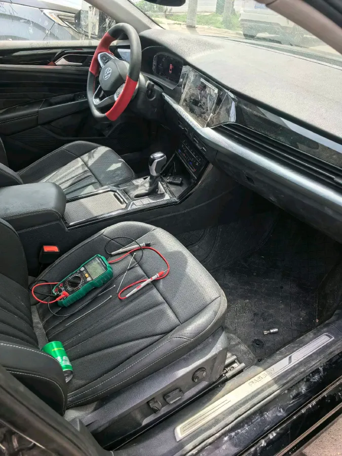 2025 Volkswagen Passat 2.0T 220HP L4 7DCT,autocango,china used car exporter,china ev exporter,chinese used car exporter,chinese used ev exporter