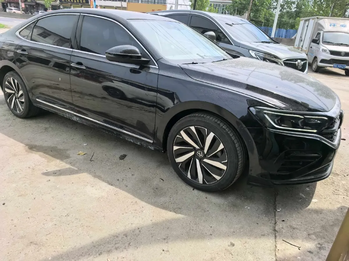 2025 Volkswagen Passat 2.0T 220HP L4 7DCT,autocango,china used car exporter,china ev exporter,chinese used car exporter,chinese used ev exporter