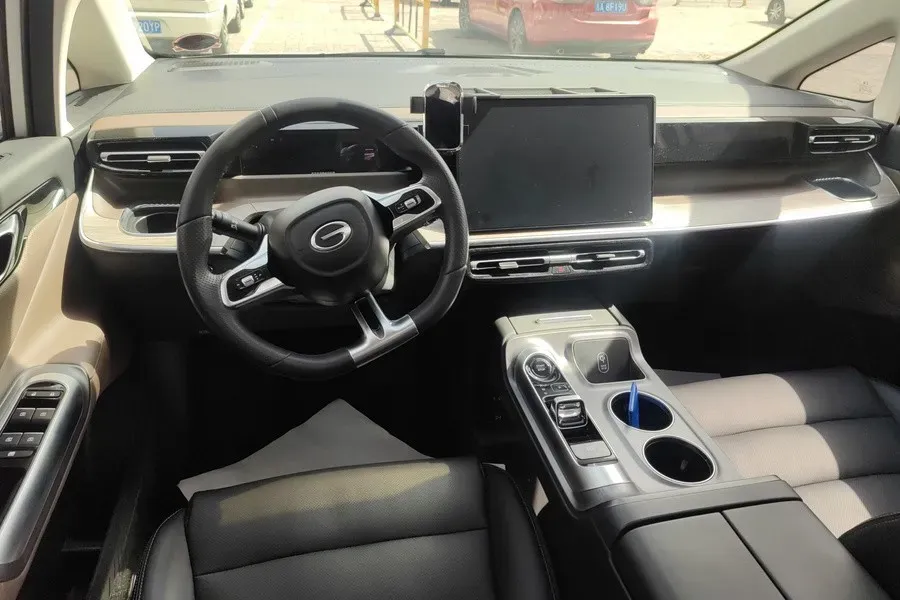 2024 GAC Trumpchi E8 2.0L 140HP L4 2DHT Hybrid,autocango,china used car exporter,china ev exporter,chinese used car exporter,chinese used ev exporter