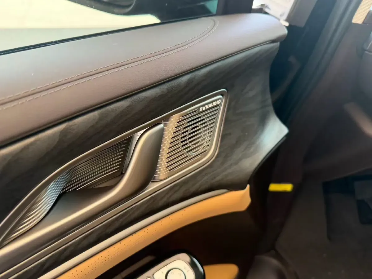 2024 Denza D9 1.5T 139HP L4 E-CVT PHEV 20.39KWH,autocango,china used car exporter,china ev exporter,chinese used car exporter,chinese used ev exporter