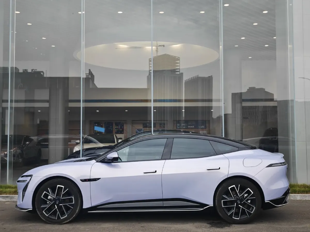 2025 Avatr 06 REEV 156HP REEV,autocango,china used car exporter,china ev exporter,chinese used car exporter,chinese used ev exporter