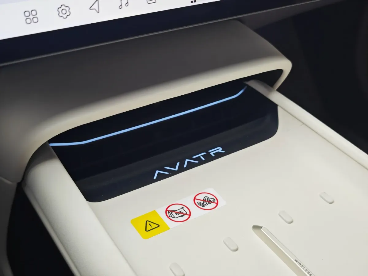 2025 Avatr 06 REEV 156HP REEV,autocango,china used car exporter,china ev exporter,chinese used car exporter,chinese used ev exporter