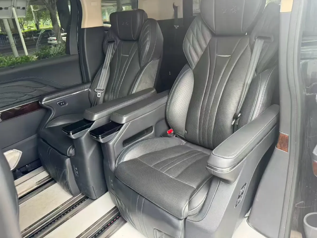 2023 HongQi HQ9 2.0T 252HP L4 8AT,autocango,china used car exporter,china ev exporter,chinese used car exporter,chinese used ev exporter