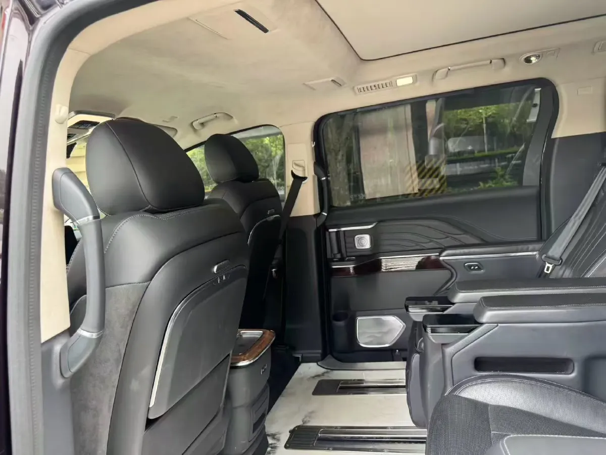 2023 HongQi HQ9 2.0T 252HP L4 8AT,autocango,china used car exporter,china ev exporter,chinese used car exporter,chinese used ev exporter