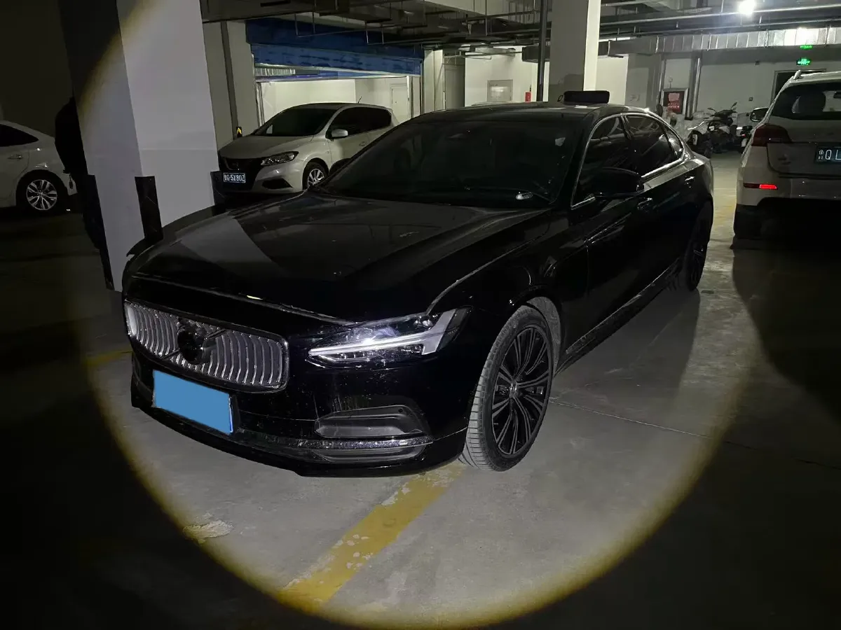 2023 Volvo S90 2.0T 250HP L4 8AT,autocango,china used car exporter,china ev exporter,chinese used car exporter,chinese used ev exporter