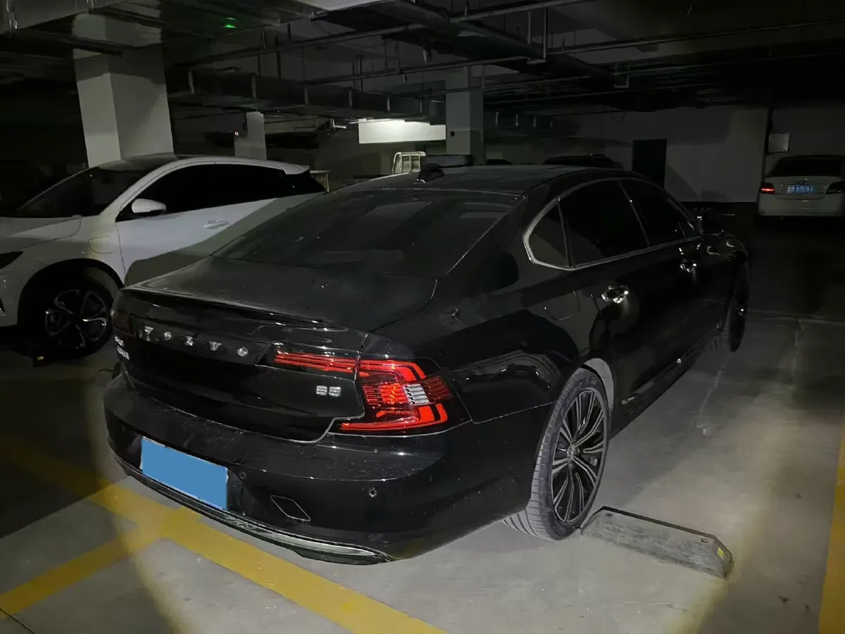 2023 Volvo S90 2.0T 250HP L4 8AT,autocango,china used car exporter,china ev exporter,chinese used car exporter,chinese used ev exporter