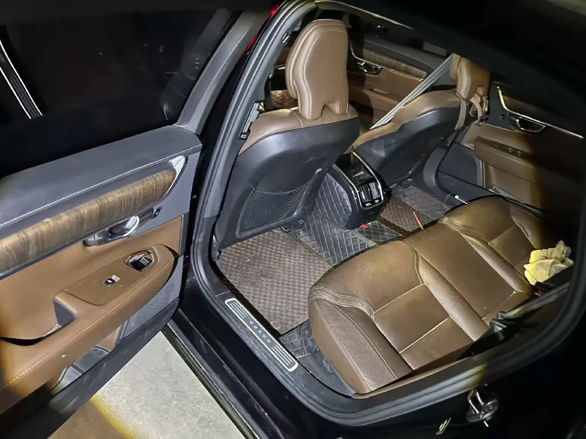 2023 Volvo S90 2.0T 250HP L4 8AT,autocango,china used car exporter,china ev exporter,chinese used car exporter,chinese used ev exporter