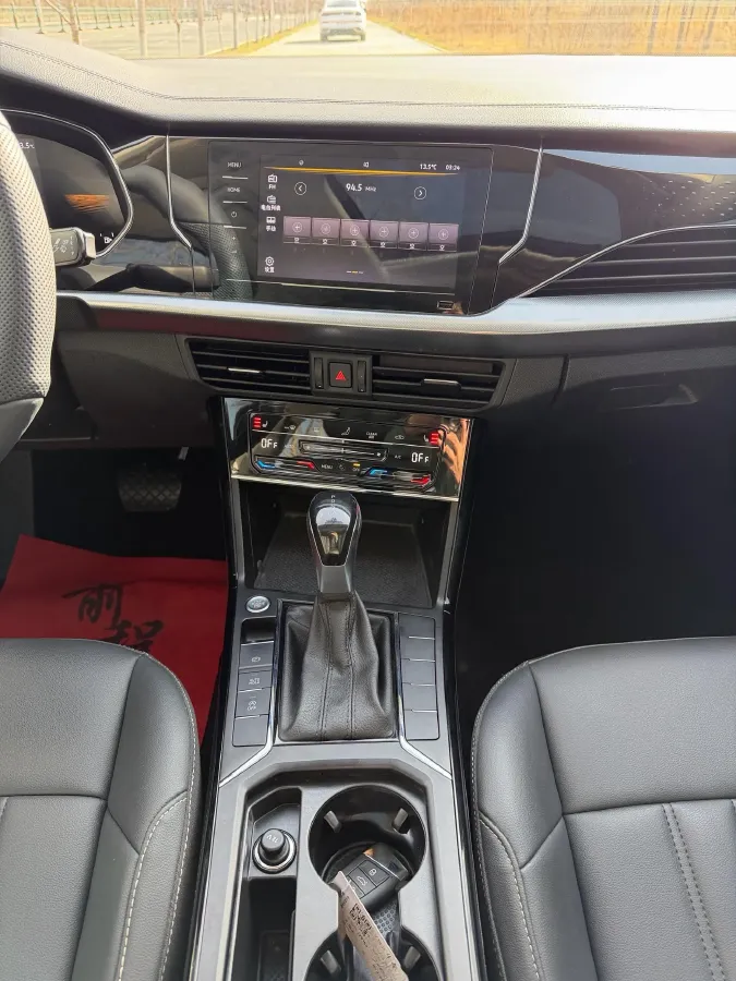 2023 Volkswagen Passat 1.4T 150HP L4 7DCT,autocango,china used car exporter,china ev exporter,chinese used car exporter,chinese used ev exporter